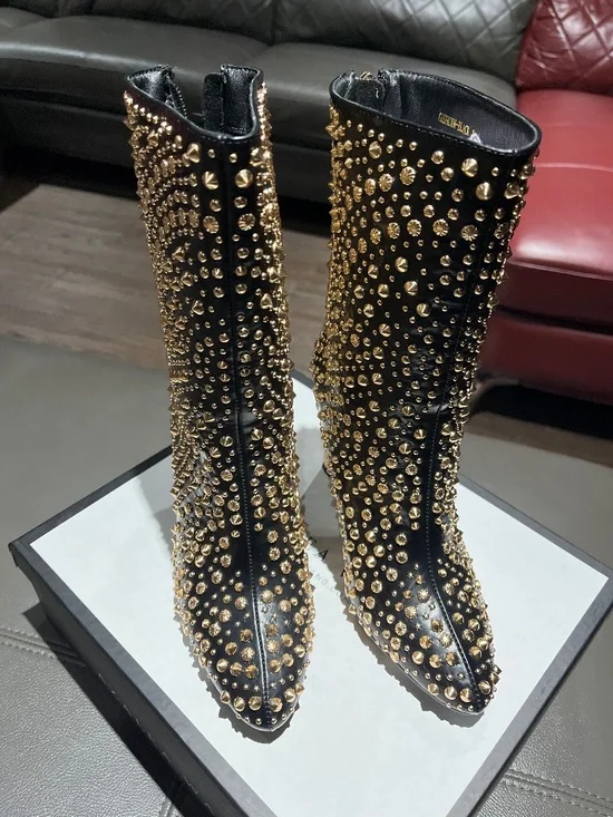 AKIRA AZALEA WANG GREHGAN BLACK EMBELLISHED CHUNKY HEEL BOOTIE Size 88 - Picture 1 of 4